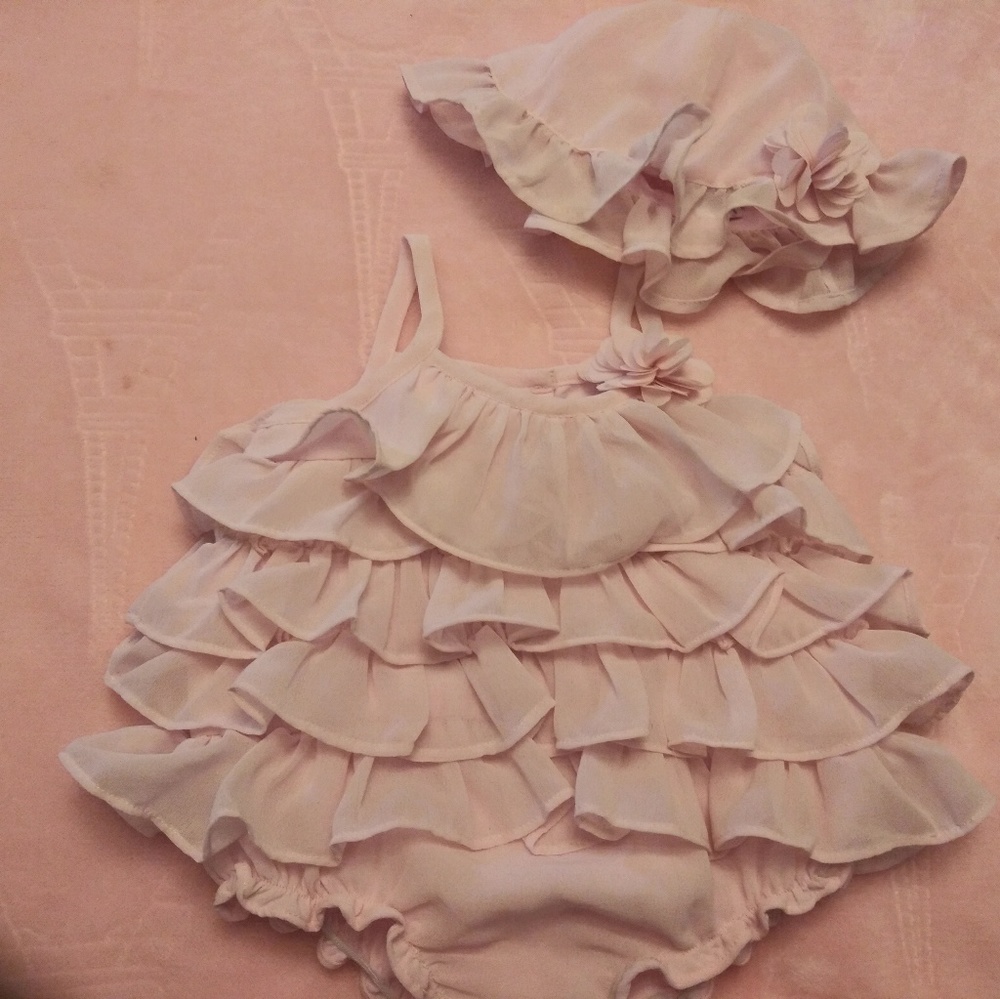 Pink Piper & Posie bubblesuit.  w bonnet Sz 6mo